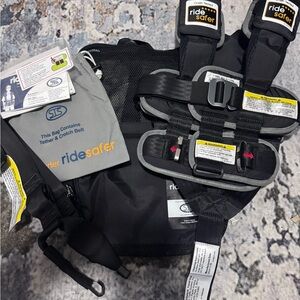 RideSafer Travel Vest in Black